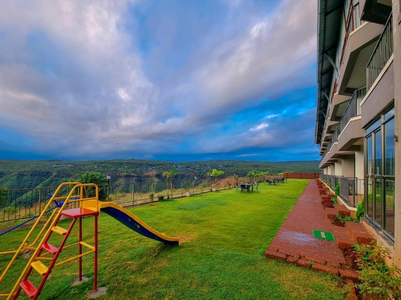 Mountain Breeze Resort, Mahabaleshwar Luaran gambar
